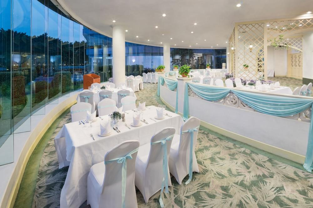 Ramada By Wyndham Pearl 4*