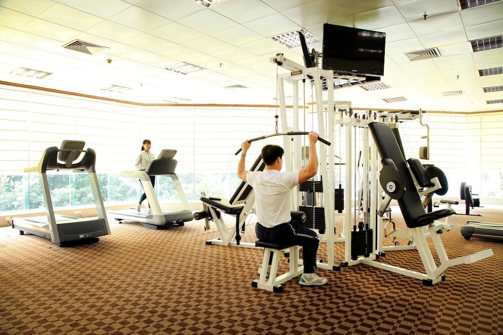 Ramada By Wyndham Pearl Hotel 4*