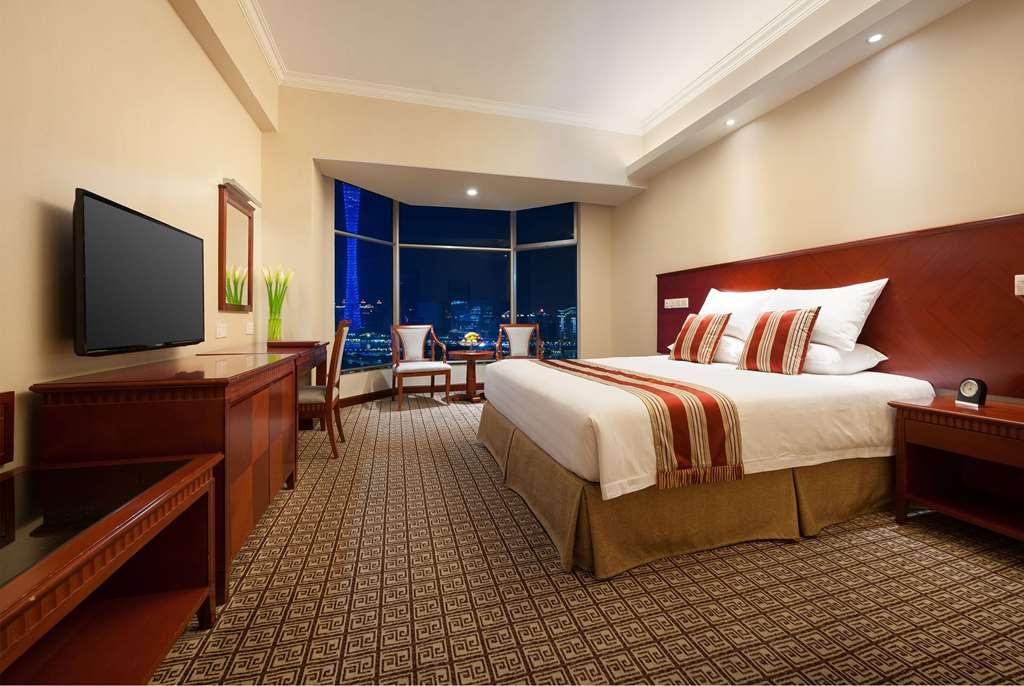 Ramada By Wyndham Pearl Hotel 4*