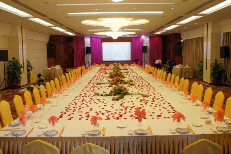 Ramada By Wyndham Pearl 4*